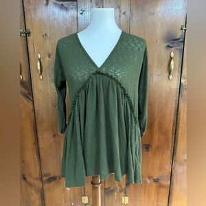 Altard State Women’s Top Sz small olive green vneck boho quarter sleeve buttons